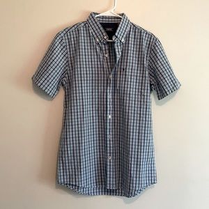 Izod blue plaid button up short sleeve shirt